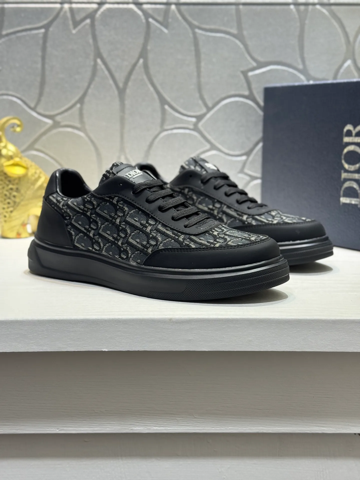 Men's men's shoes 💰400 [New model] 🌂🌂Dior (Dior) 🆕 Low-top casual shoes, carefully made of first-layer cowhide with canvas, comfortable and breathable ~ rubber soles, enhance style. Fashionable and versatile, it can complement any look. Featuring an exquisite design that is uniquely dynamic and modern, this shoe is part of Dior's legacy and embodies modern elegance. Size: 38-44 (45 customized